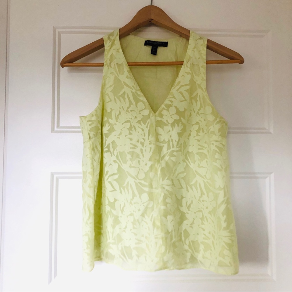 2/$15 - V neck blouse